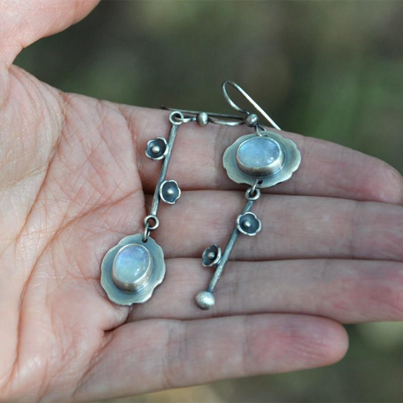 Bohemia Ethnic Charm Asymmetrical Moonstone Hook Earrings Vintage Antique Silver Color Dangle Wedding Earrings For Women