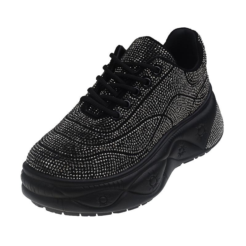 

Europe station is full of thick-soled old daddy shoes, and the new round-headed lace-up fashion versatile casual sneakers for women in spring. 35 чёрный