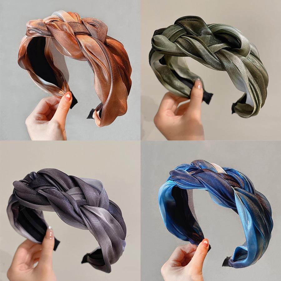 

Korean Gradient Yarn Braid Headband – Versatile, Stylish Women s Hair Accessory