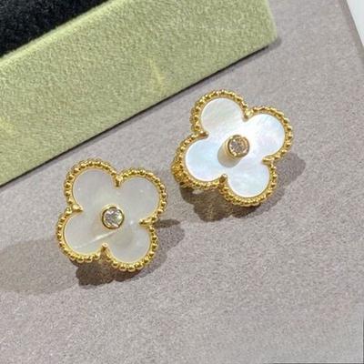 High Quality Four-leaf Clover Earring Buckle White Mother-of-pearl Earrings Red Chalcedony Black Agate Earrings