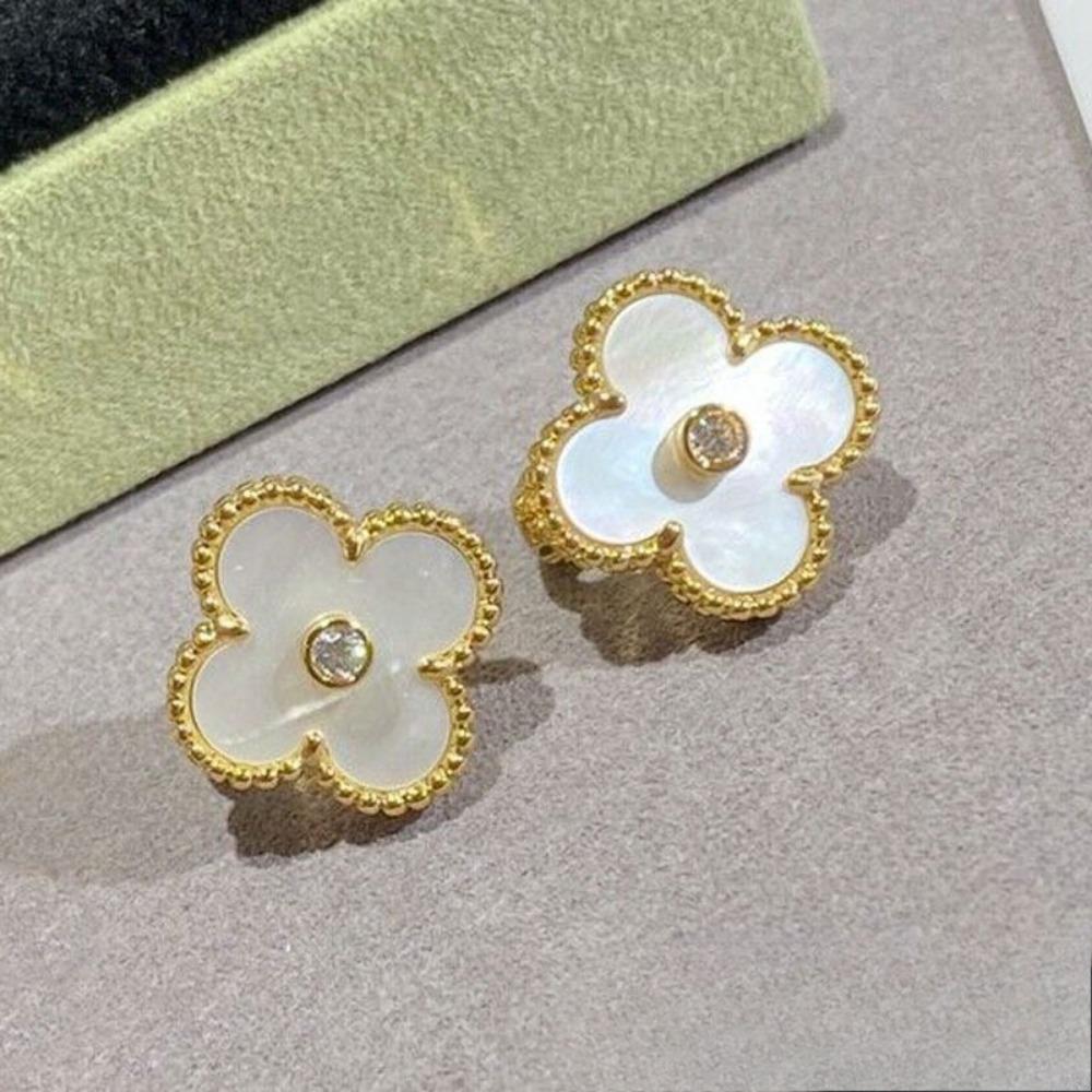 High Quality Four-leaf Clover Earring Buckle White Mother-of-pearl Earrings Red Chalcedony Black Agate Earrings