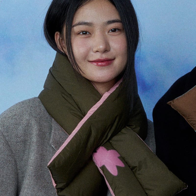 

RECLOW JEAN PADDING MUFFLER KHAKI PINK PACKAGE BOX (gift wrapping available) (5,000 won)