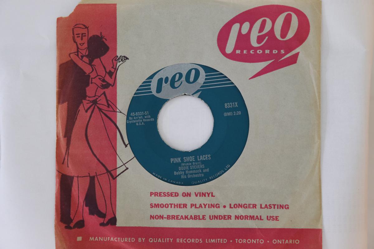 

7inch Record DODIE STEVENS - Pink Shoe Laces 8331X Reo 1959 Canada Rock Used