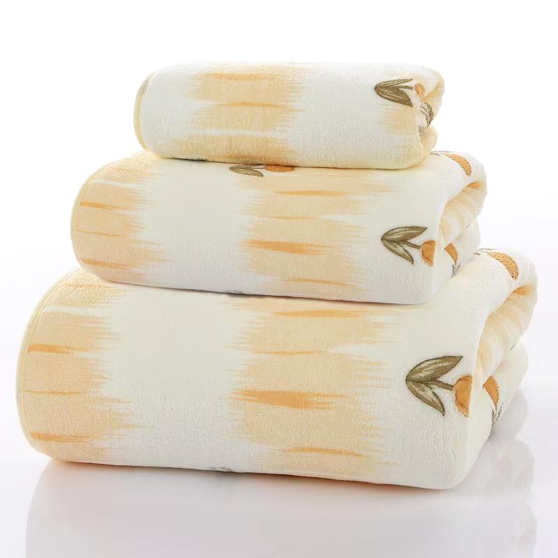 Floral Adult Bath Towel, Spring Ranunculus Bathroom Towel , Coral Absorbent Soft Full , Home Fingertip Towel