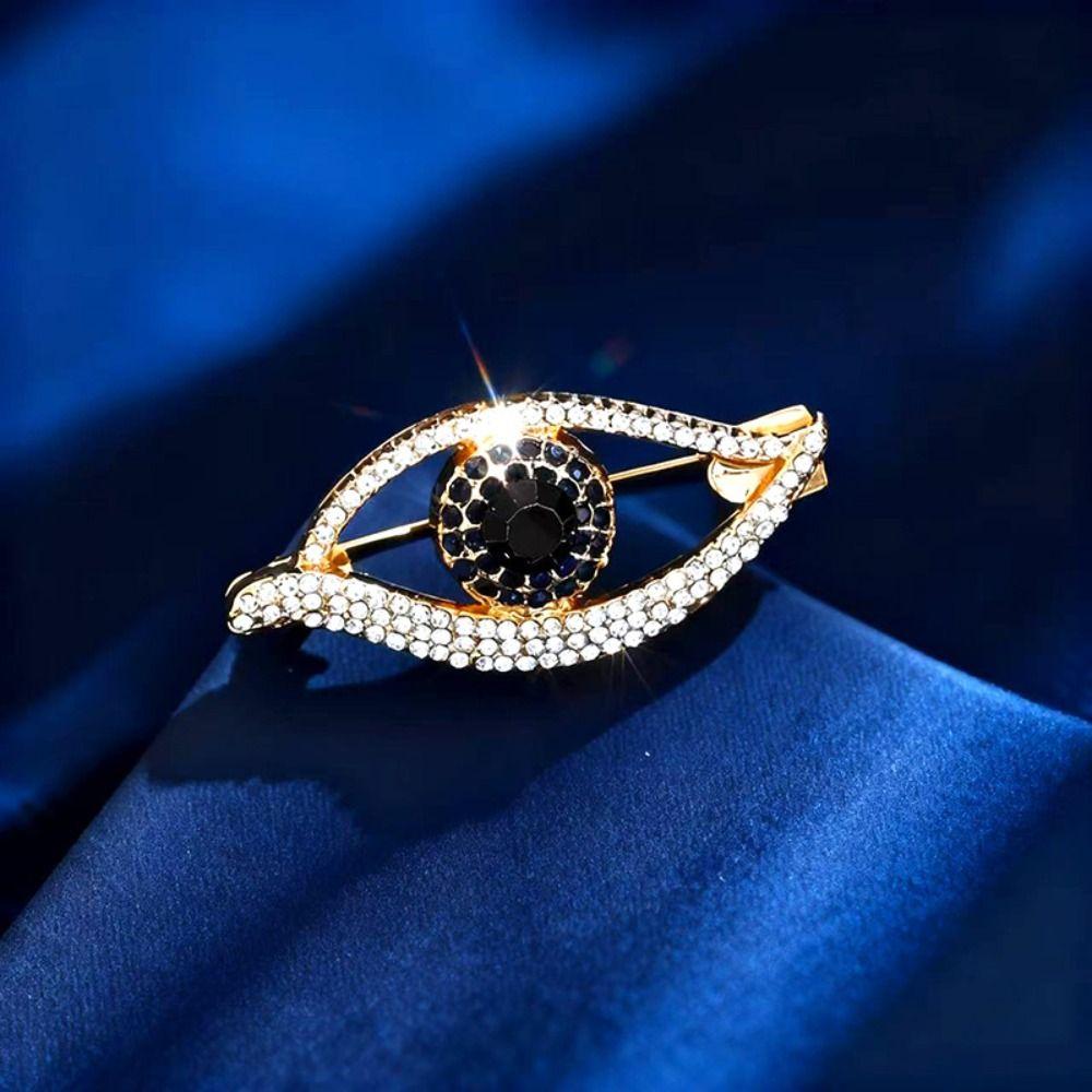 Crystal Pendant Devil Eye Brooch Pin Hollow Out Banquet Clothes Pin Clothes Accessories