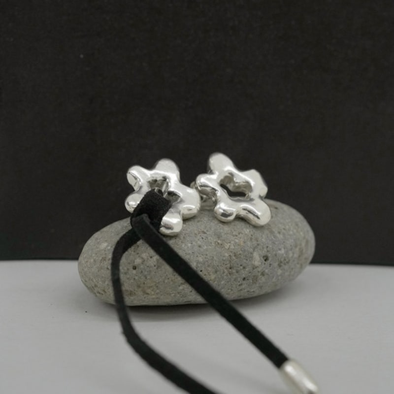 REINDEER MATILDA STRAP EARRING