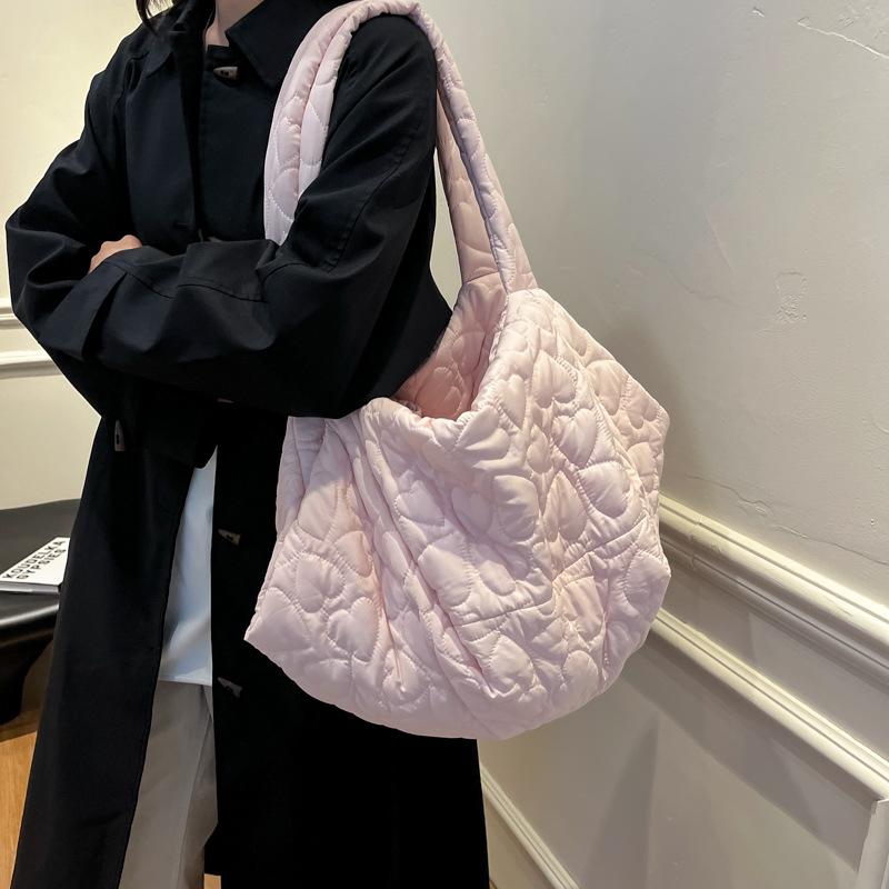 Down bag women's 2025 new product large-capacity commuter bag shoulder bag zipper fitness bag casual versatile