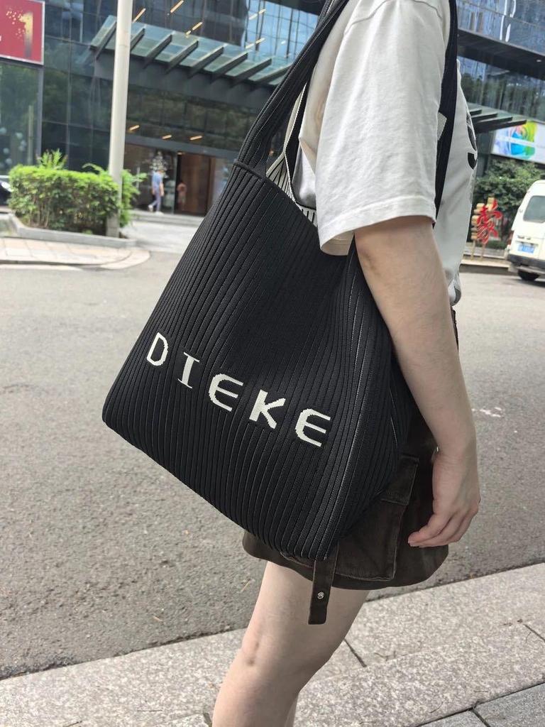 Classic Korean-Style Canvas Tote: Large Capacity, Versatile Striped Shoulder & Crossbody Bag for Women