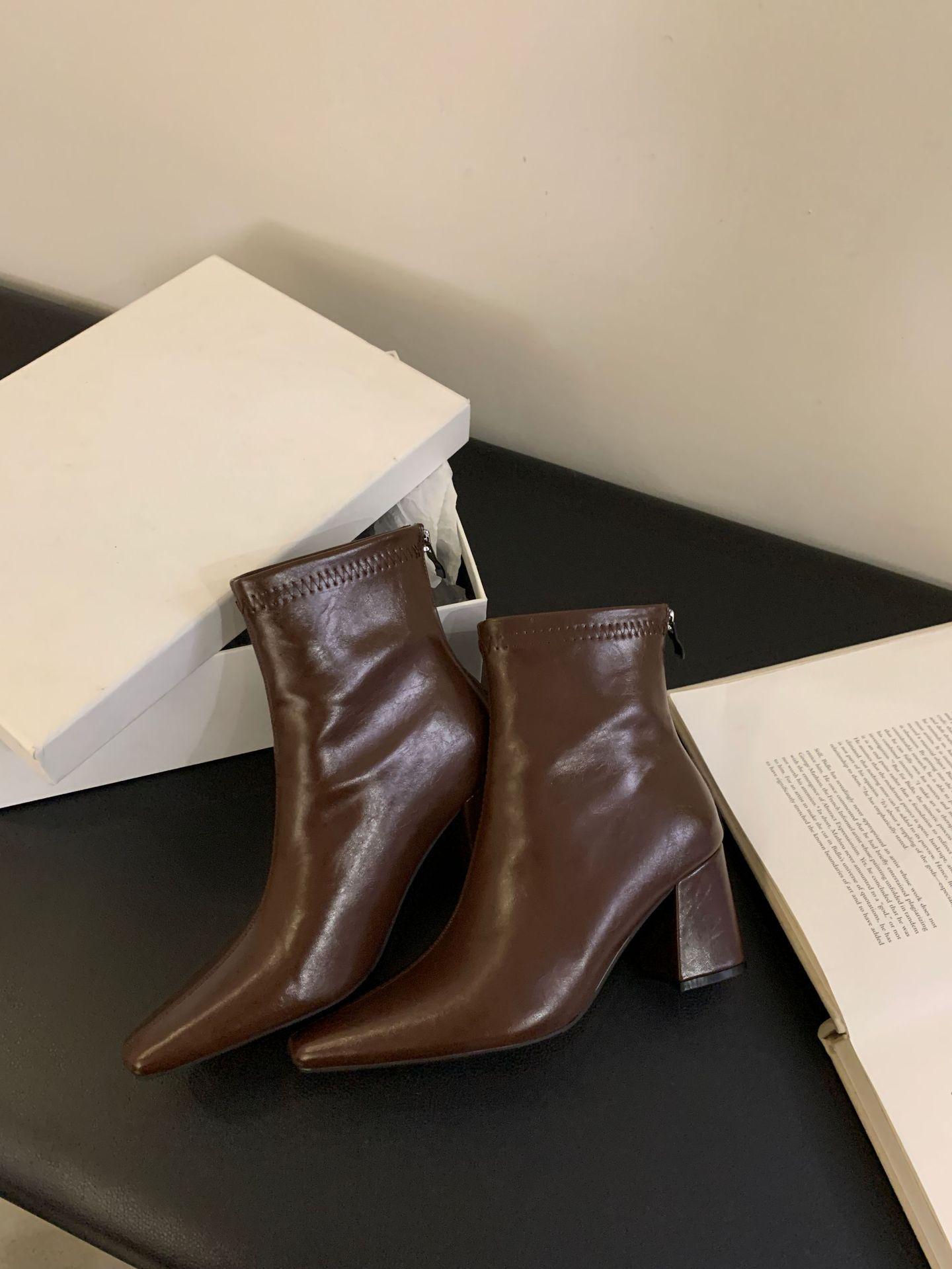 

Модные ботильоны Maillard с квадратным носком 2025 осень-зима новая универсальная тонкая обувь темпераментная универсальная на толстом каблуке короткие ботинки женские 40