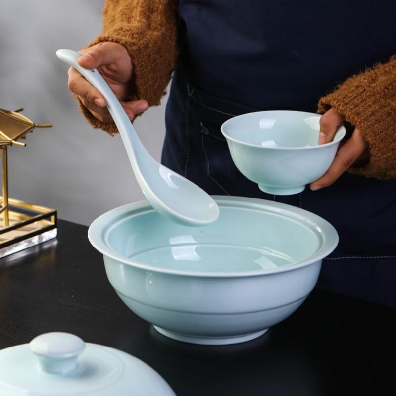 Jingdezhen Underglaze Celadon Ceramic Soup Pot and Bowl