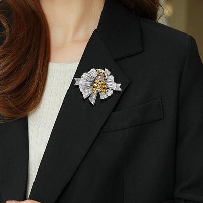 Retro Alloy Diamond Flower Brooch Female Korean Trend Fashion Personality Temperament Pin Dress Up