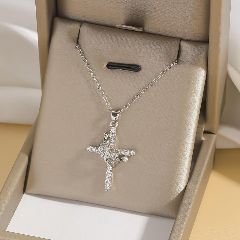 Collana da Donna con Croce di Zirconi Colorati - Design di Nicchia con Pendente Completamente Diamantato su Catena in Acciaio Inossidabile