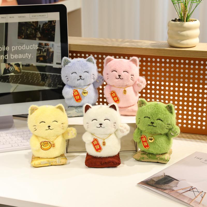 Enfeites Zhaocao Decoração de Mesa Presente Chinês Presente de Escritório Artesanato Boneca de Pelúcia Decorações de Carro