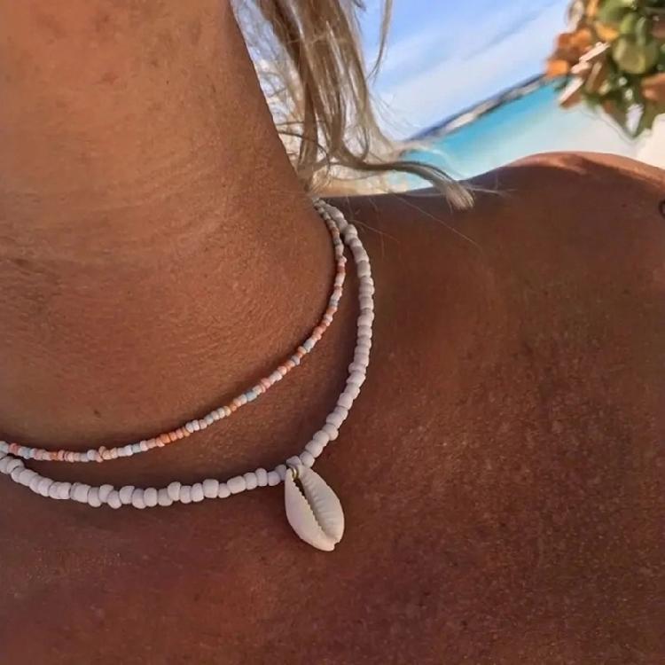 Unique Fashion Necklace Shell Pendant Necklace Beaded Necklace for Women Enhances Your Fashionable and Natural Look