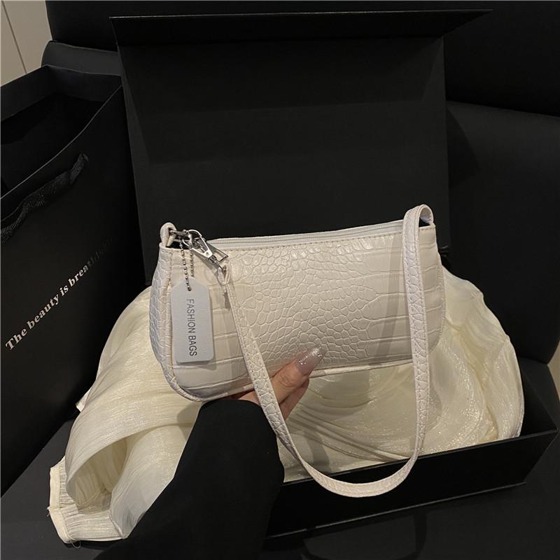 2025 New Niche Design Bag Retro Underarm Bag Method Stick Bag Crocodile Pattern Handbag Celebrity Hand Bag