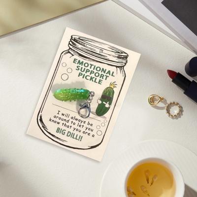 36925 Set Emotionellt Stöd Inlagd Gurka Nyckelring Hänge med Inlagd Gurka Design med Ficka Kramar Kort