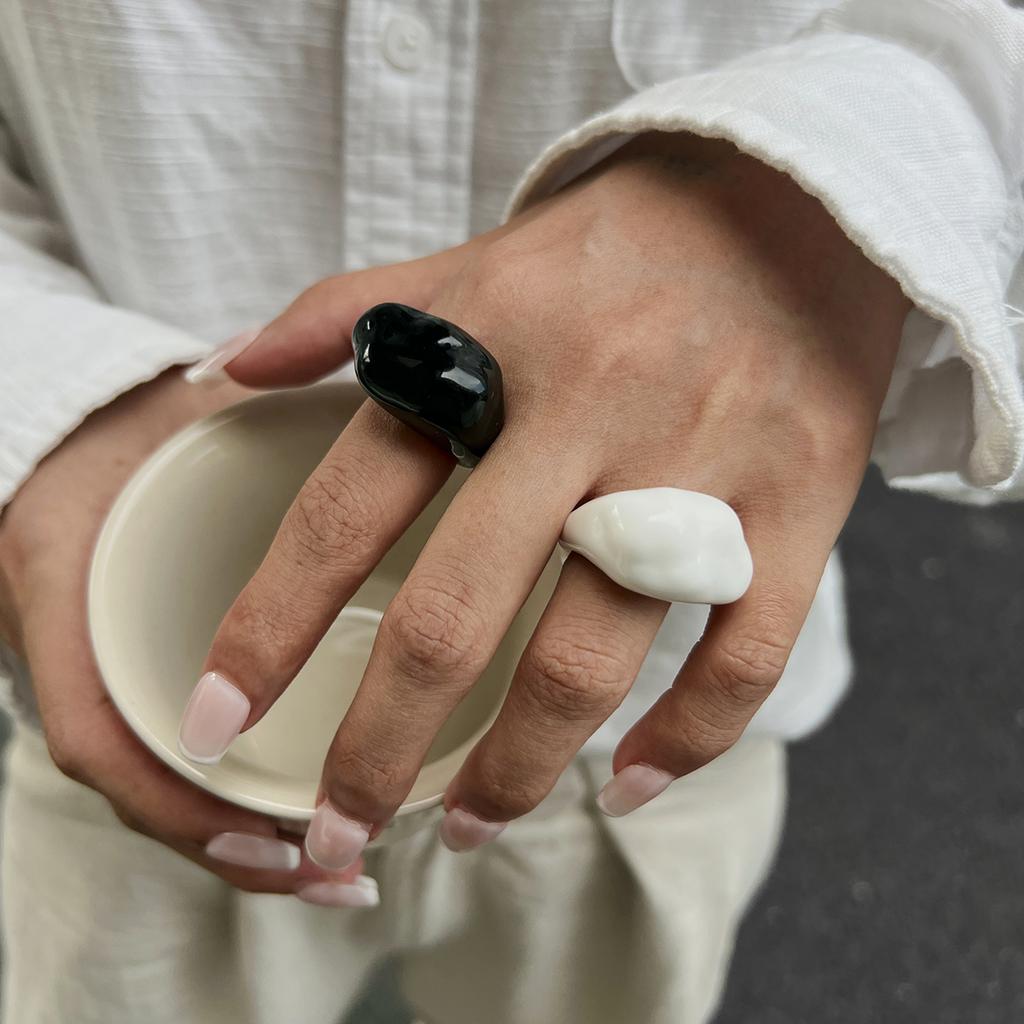Ingemark Goth Vintage Resin Acrylic Irregular Finger Rings Women 2025 New Trend Simple Knuckle Rings Suitable for Daily Banquets