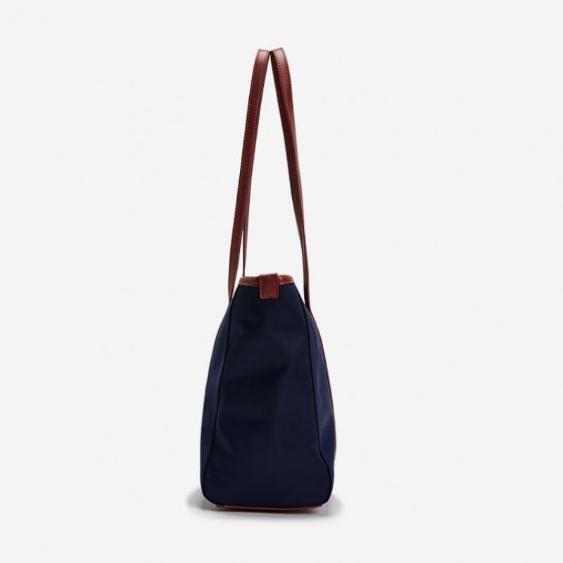 By ESquire By WoMen S Elo Nylon Shoulder Bag M Navy