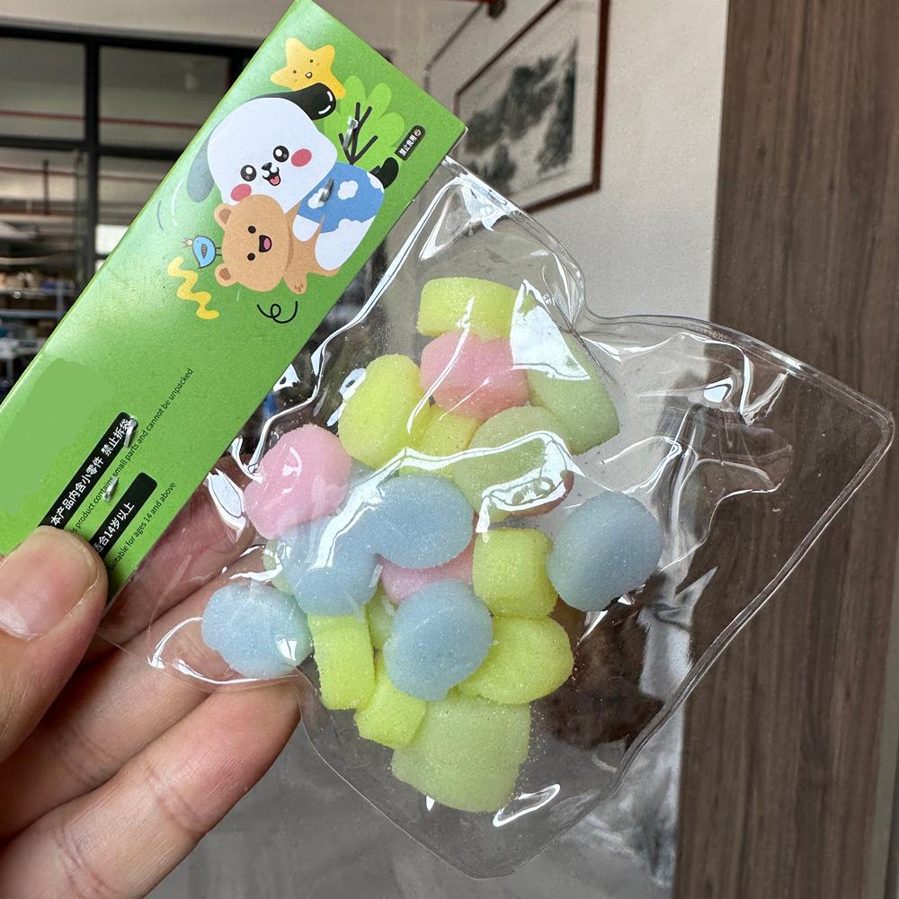 Healing Kawaii Macron Small Cat'S Claw Snapper Pinch Press Plaything Cute Room Decoration Pendant Girl Kids Birthday Present Ornaments