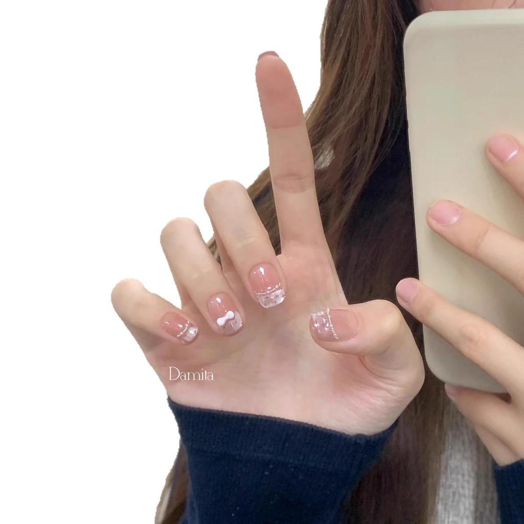 Cartoon Children's Wearable Nail Art Patches - Sweet and Cool Styled False Nails for a High-End Manicure