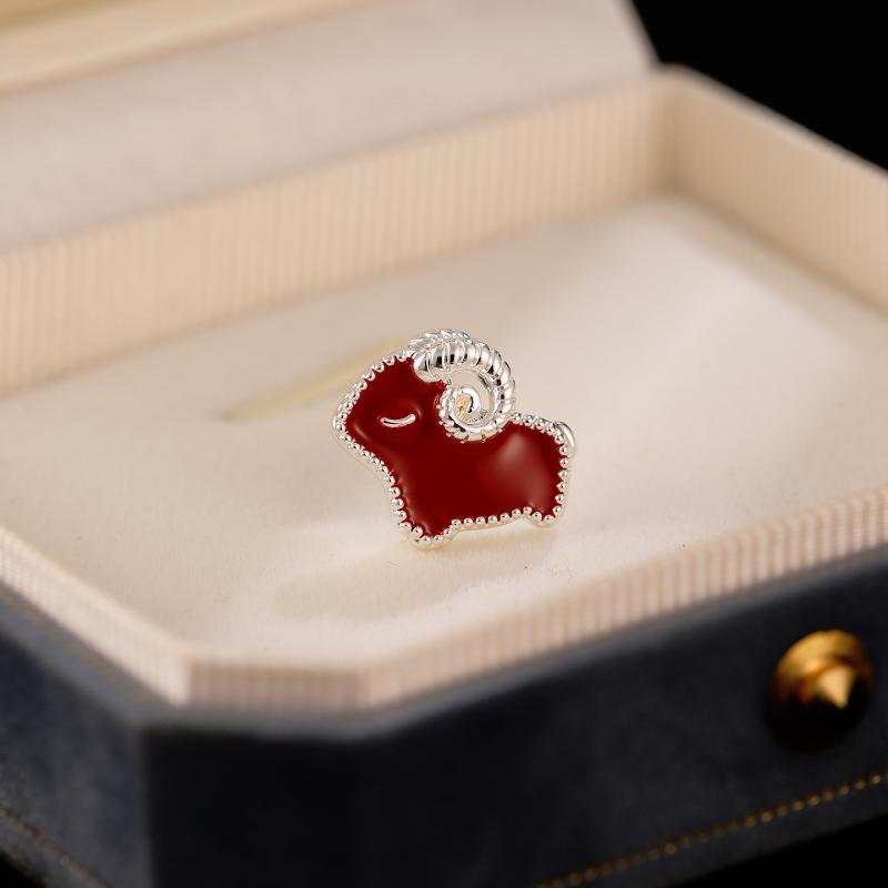 Stylish Mother-Of-Pearl Broochpremium Quality Elegant Lapel 2027 Zodiac Sheep Accessory Niche, Design-Forward Style