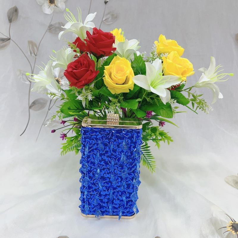 

New retro handmade beaded embroidered bag beaded dinner bag vertical small square bag banquet dress women s handbag