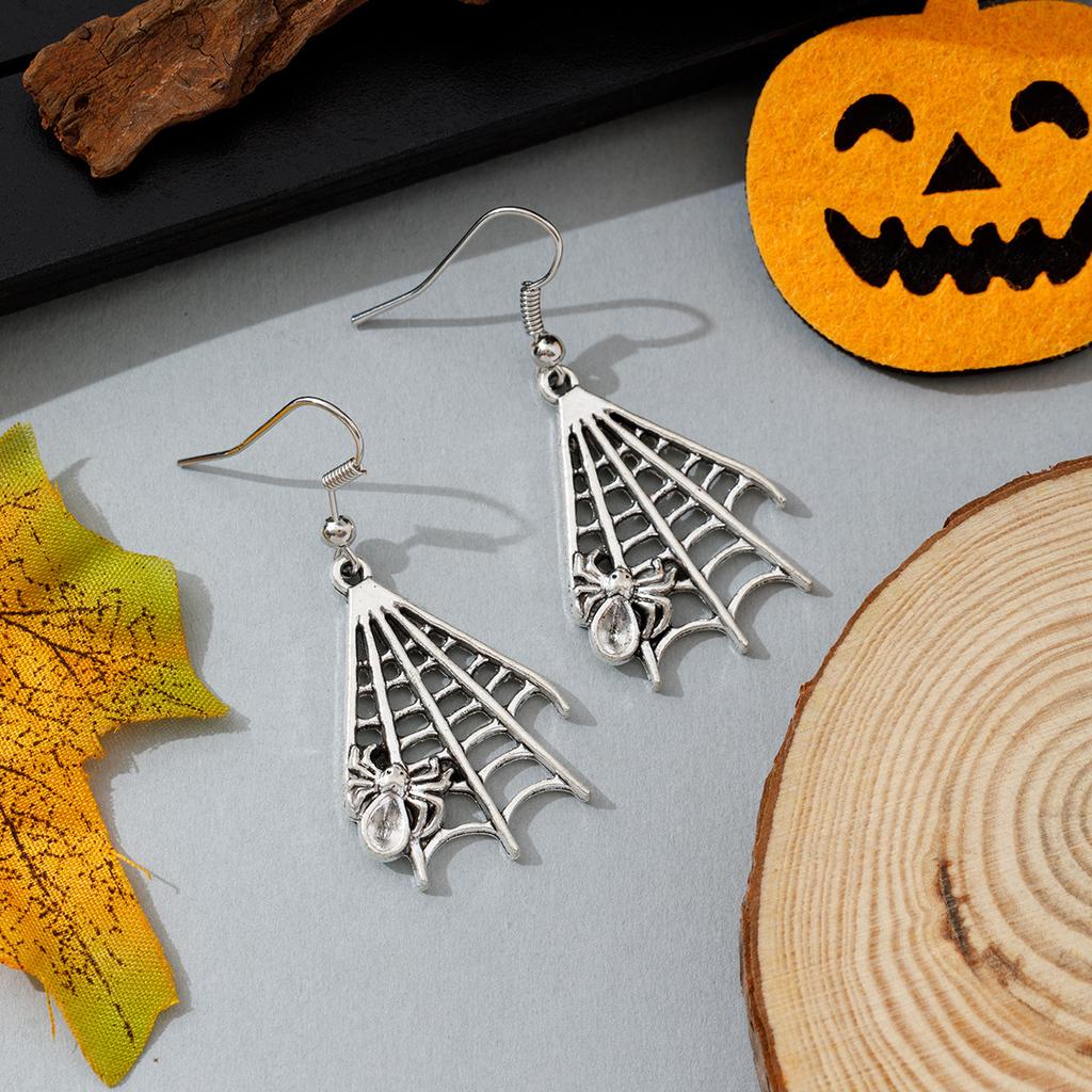 Halloween Fashion Sliver Color Hollowed-out Vampire Bat Pumpkin Skull Spider Web Ghost Dangle Earrings for Women Scary Jewelry