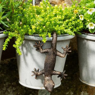 Climbing Gecko Figurine Simulated Lizard Statue Resin Animal Sculpture Outdoor Garden Flower Pot Hugger Hanger Ornament Decoration
