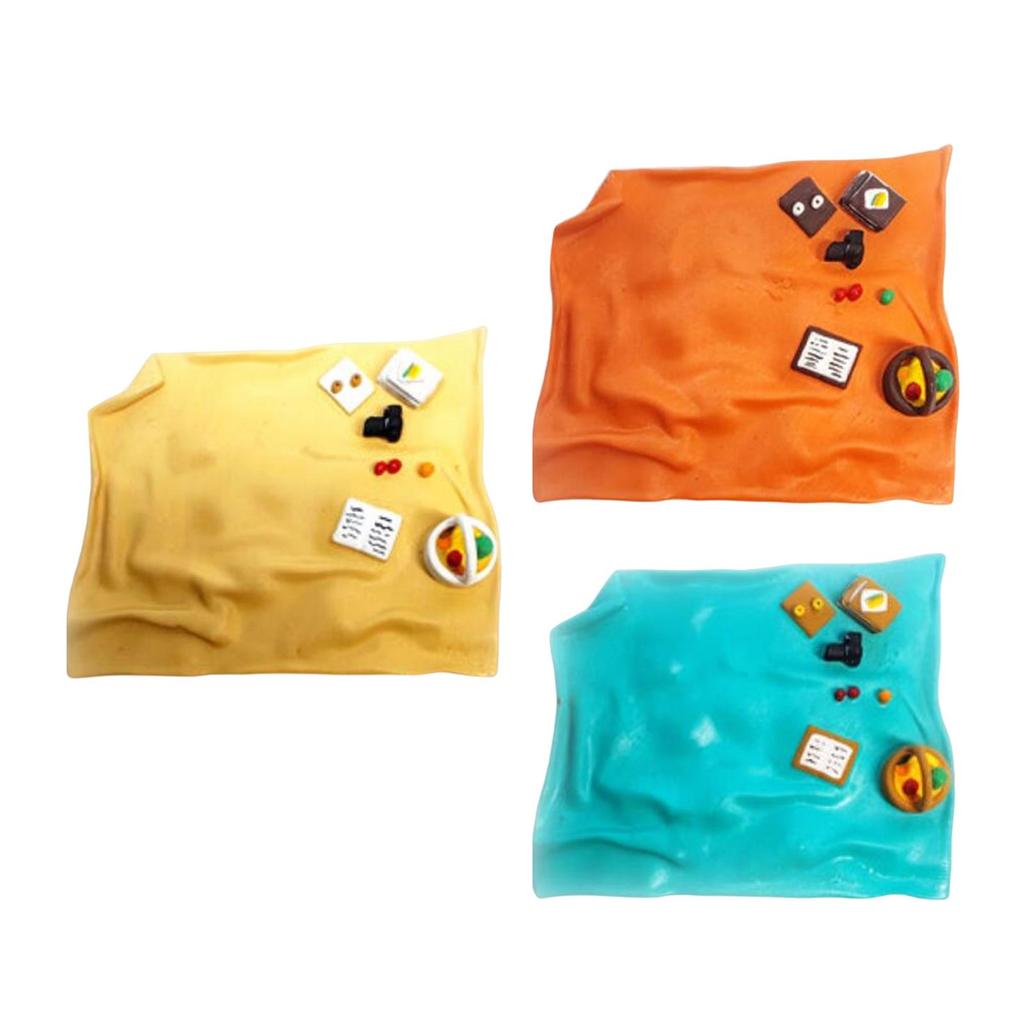 1:64 Scale Picnic Mat Miniature Blanket Beach Model Resin for Model Train DIY Projects Diorama Scenery Architecture Model Layout