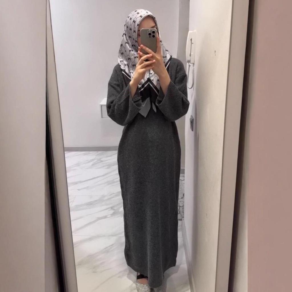 2025 Autumn Women's Knit Sweater Dress: European & American Style, Round Neck, Long Sleeve, Waist-cinching, Korean-inspired Fashion