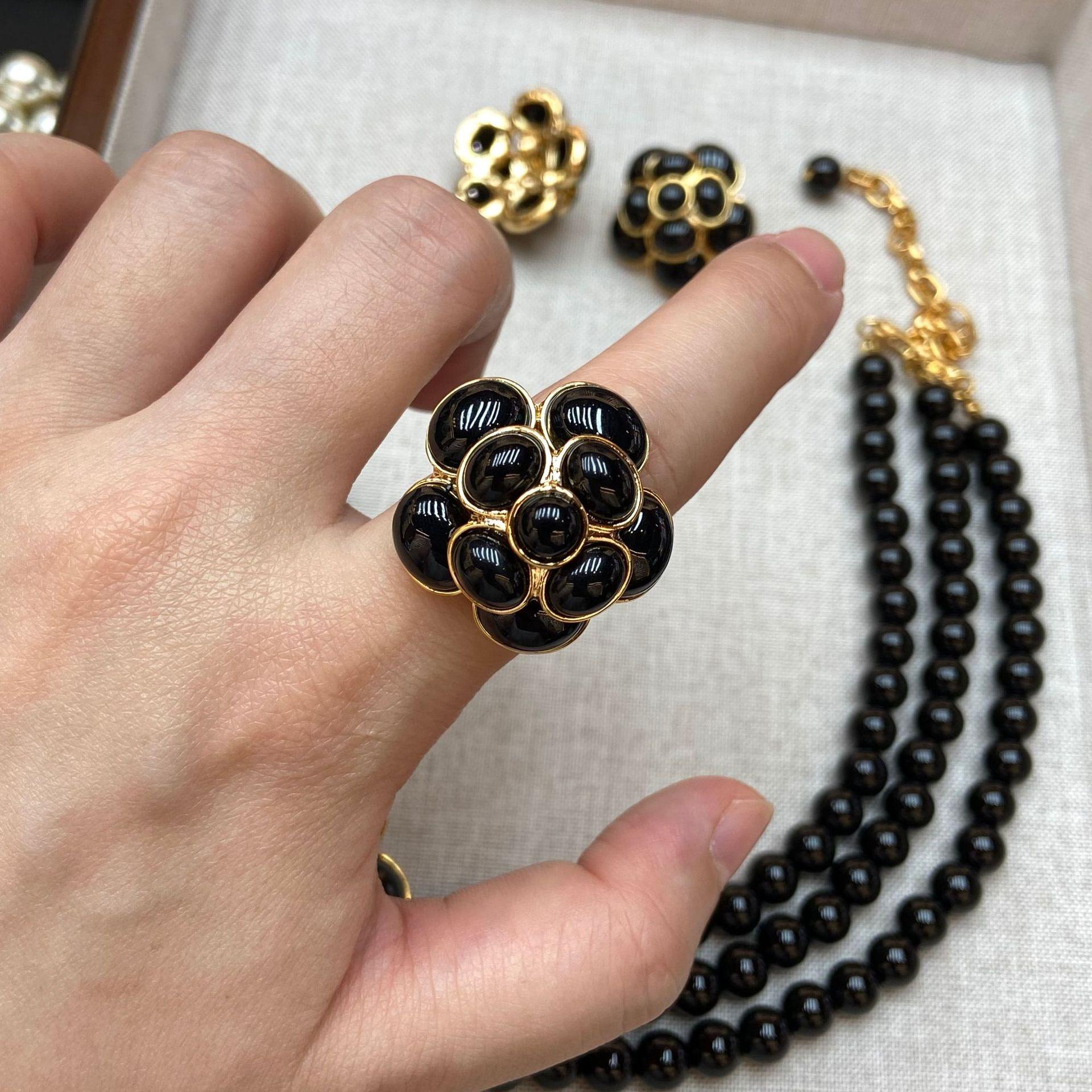 Medieval Vintage Real Gold Electroplating French Retro Natural Black Shell Camellia Necklace Stud Earrings Ring Cover