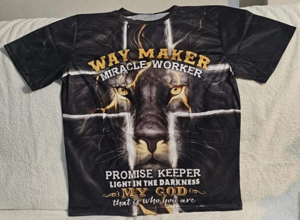 GOD LION CAT CROSS WAY MAKER MIRACLE WORKER PROMISE KEEPER RELIGION T-shirt