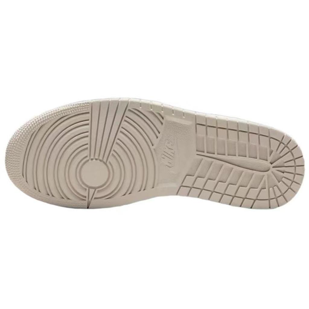 Jordan Air Jordan 1 Abrasion Resistant Abrasion Resistant Low top Vintage Basketball Shoes Women's Beige Brown HQ3440-101(TeamThree-)