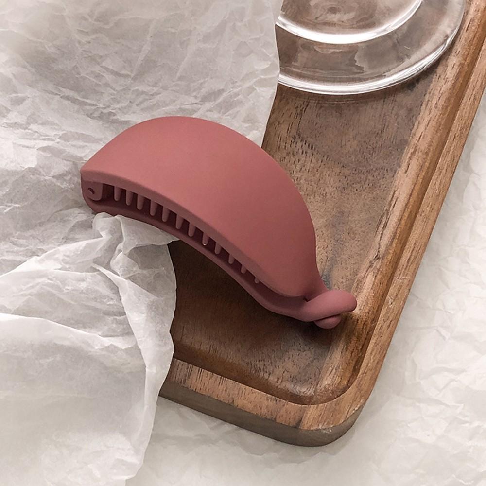 

Незаменимый аксессуар для каждой стильной женщины. Женская заколка-банан. Заколки для волос.