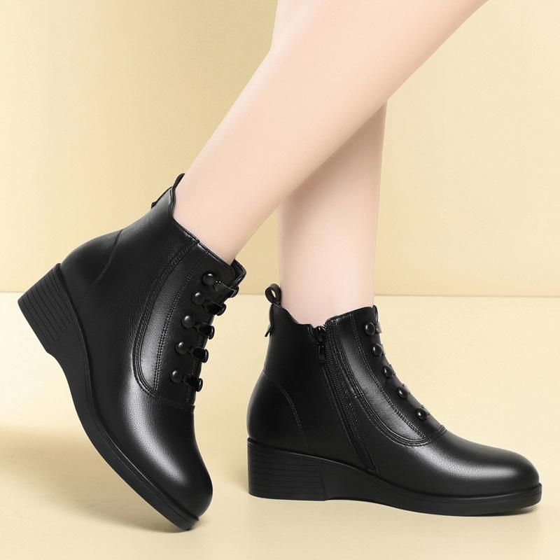 Martin Boots Women's Slope Heel Boots Autumn and Winter New Velvet Large Size Short Boots Medium Heel Warm Mother Cotton Shoes