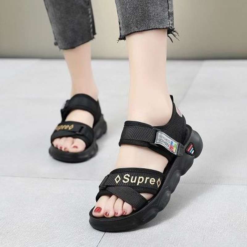 Sports sandals flat-soled fairy wind ins tide 2025 new summer Korean version casual Velcro beach shoes