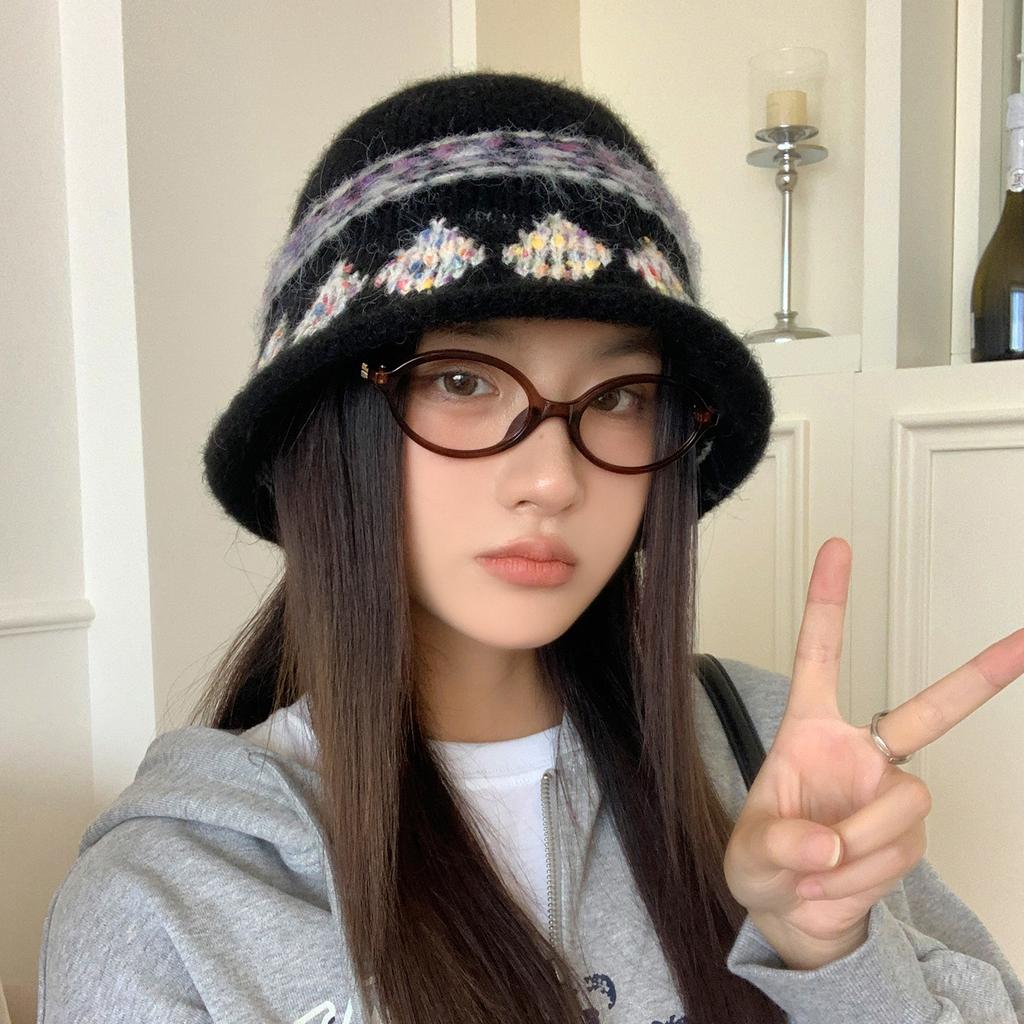 Retro jacquard pot hat women's autumn and winter new versatile face small warm wool hat Fair Island style knitted hat