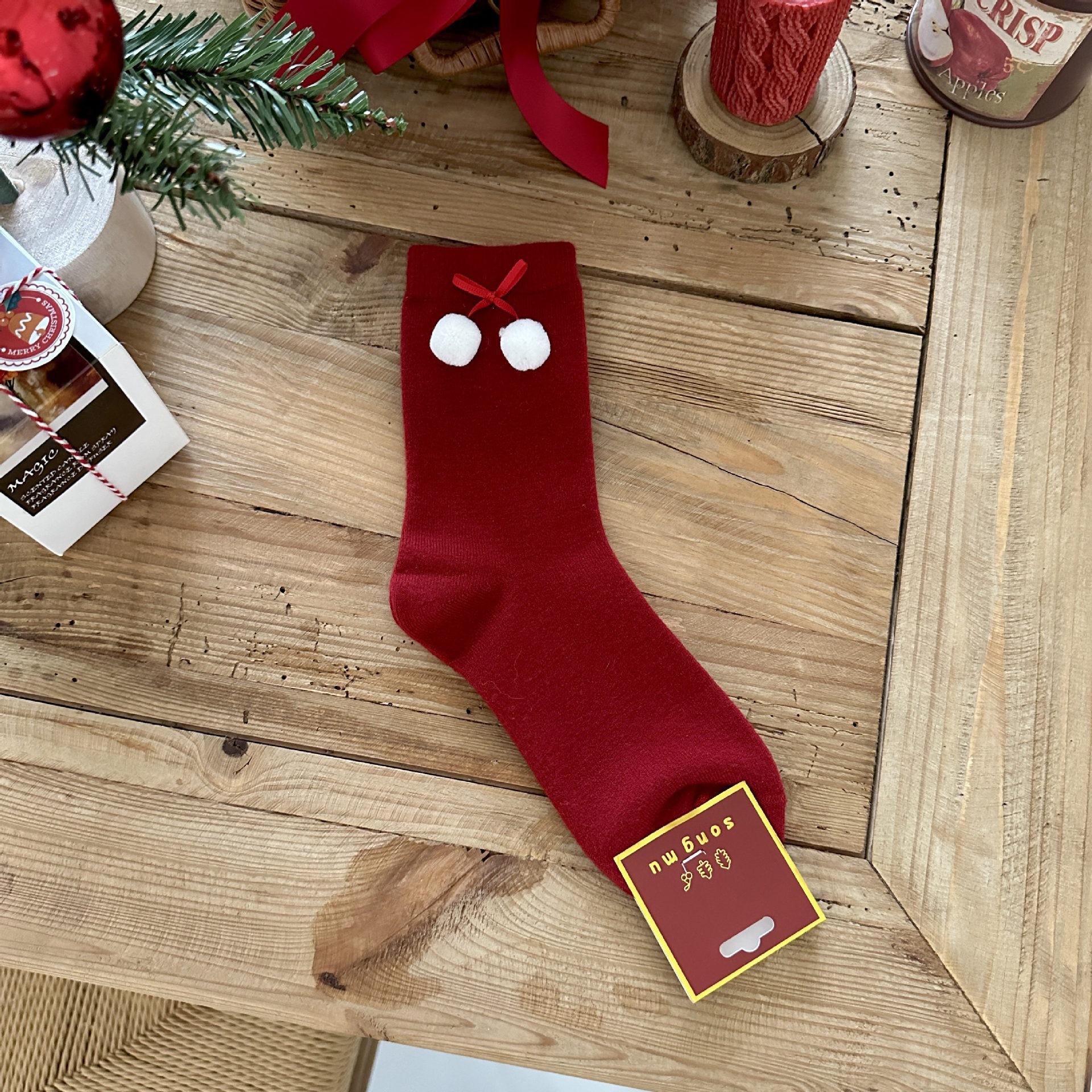 

Songmu S Ping An Xile Red Socks Polka Dot Medium Socks New Year S Red Sox Niche Design Socks