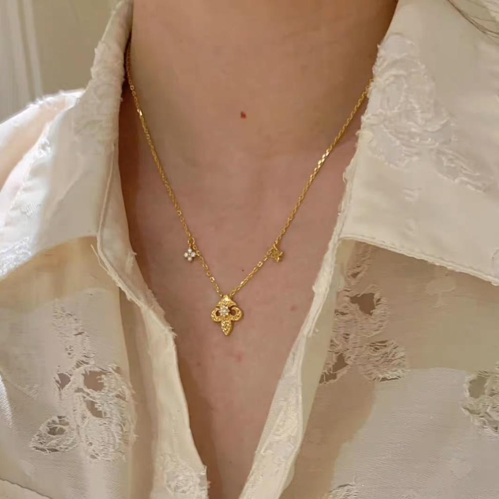 French Medieval Vintage Crushed Ice Ice Iris Necklace High Sense Niche Set Cnc Craft Meter Collarbone Chain Women