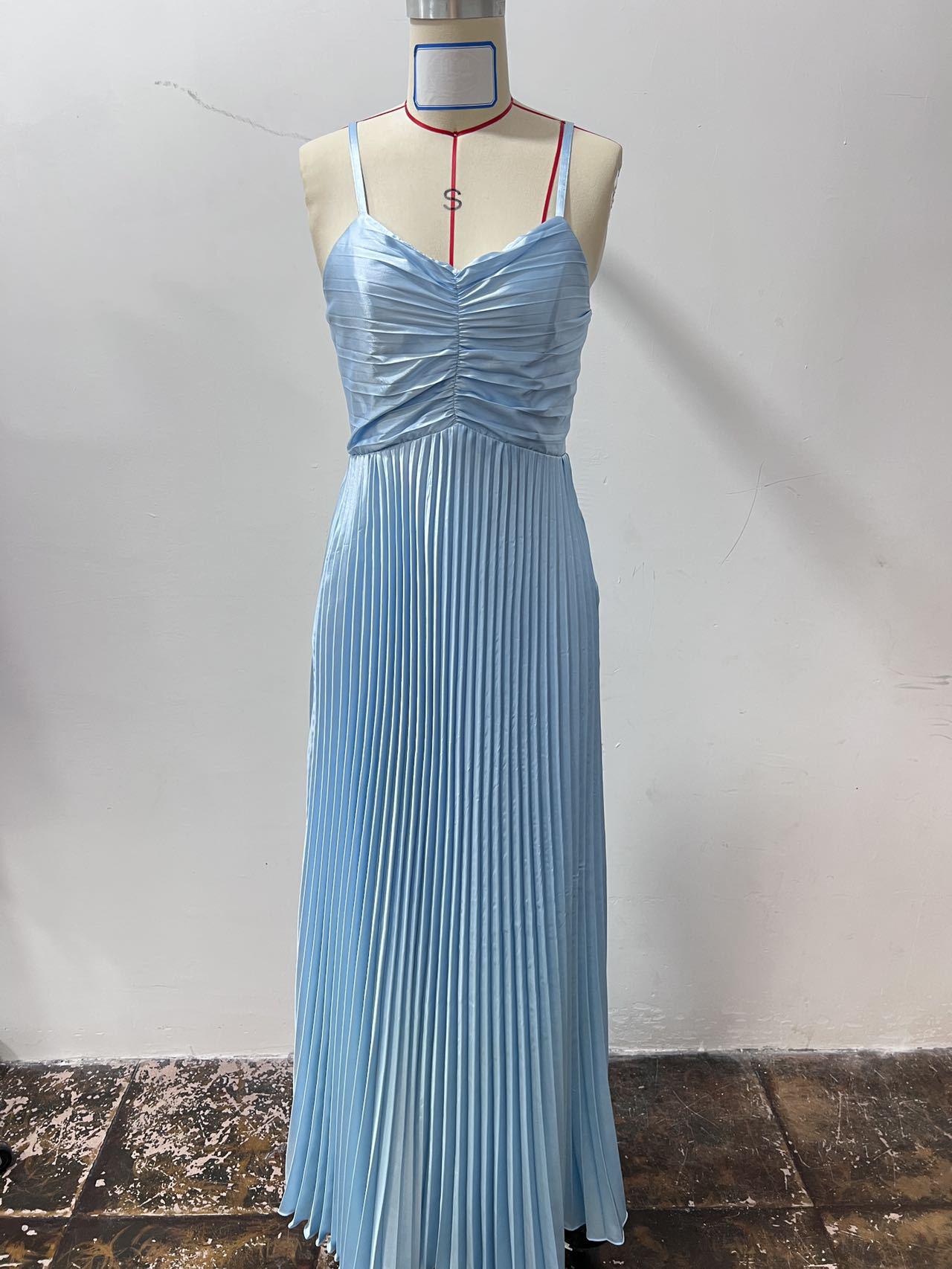 

European Style Pleated Spaghetti Strap Dress - Women s Pine Smoke Ink Drop-Waist Long Dress Extra Large небо синє кольору