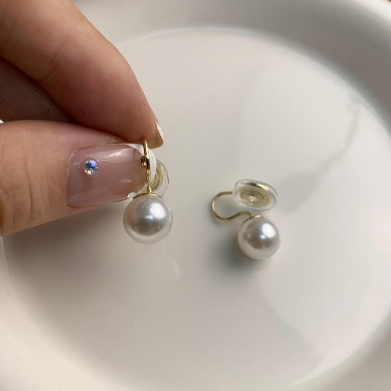Korean-Style Painless Pearl Ear Clips - No Piercing, Sweet & Versatile for Women