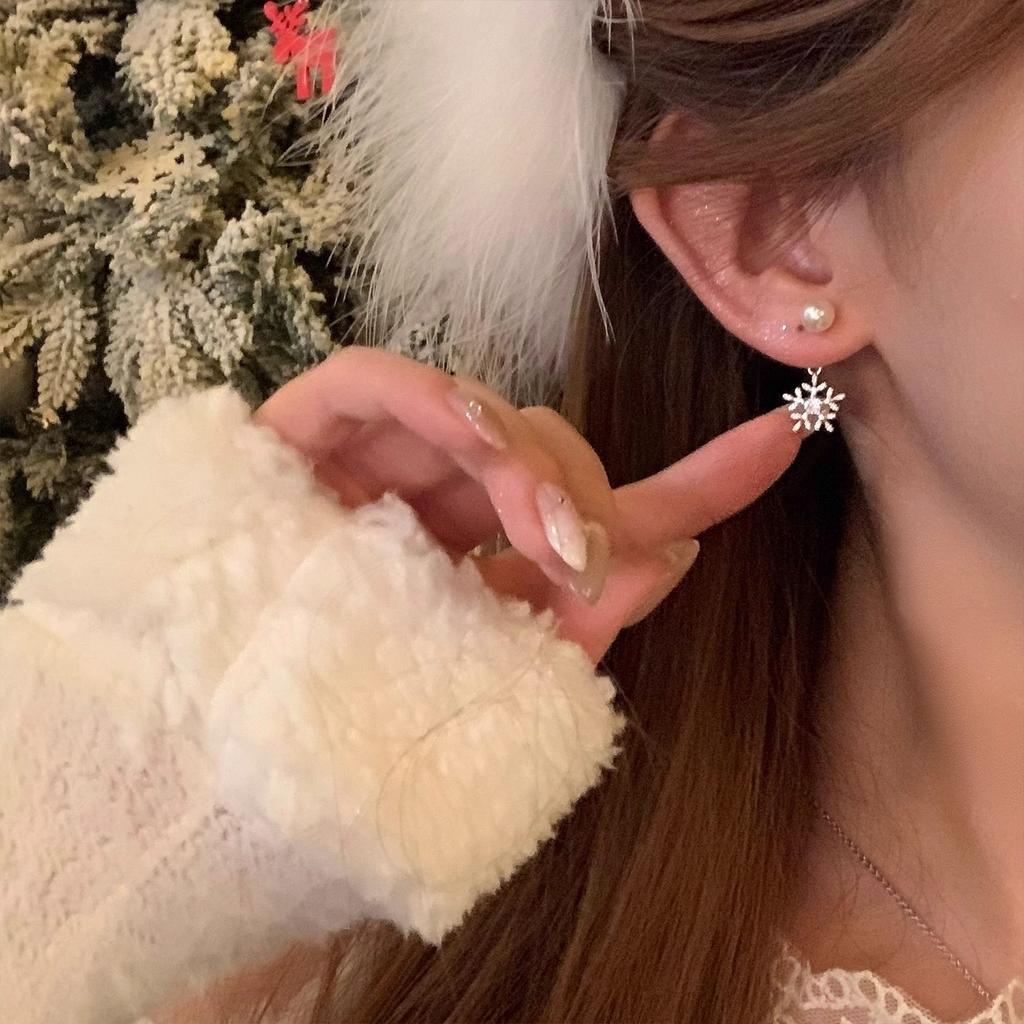 Autumn and Winter Exquisite Snowflake Pearl Pendant Rear Hanging Stud Earrings Women's Light Luxury High-end Temperament Small Earrings Ear Jewelry