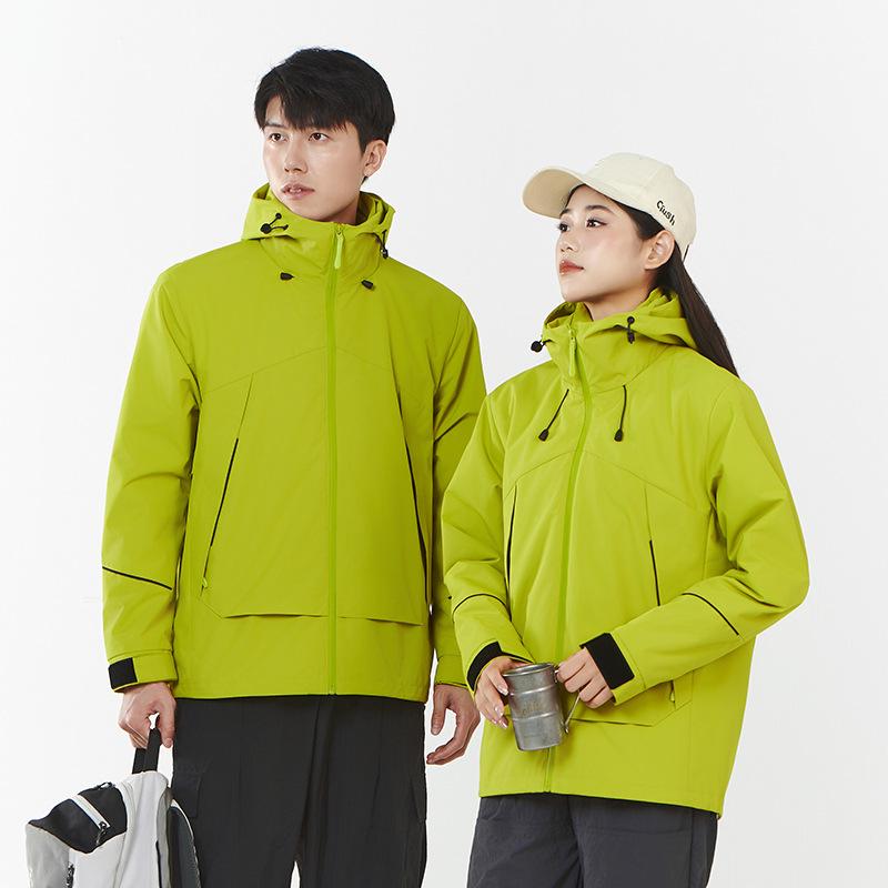 Autumn and winter couple's softshell jackets, warm and windproof, hooded inner liner, detachable, can be worn alone plus size sports and outdoor wear