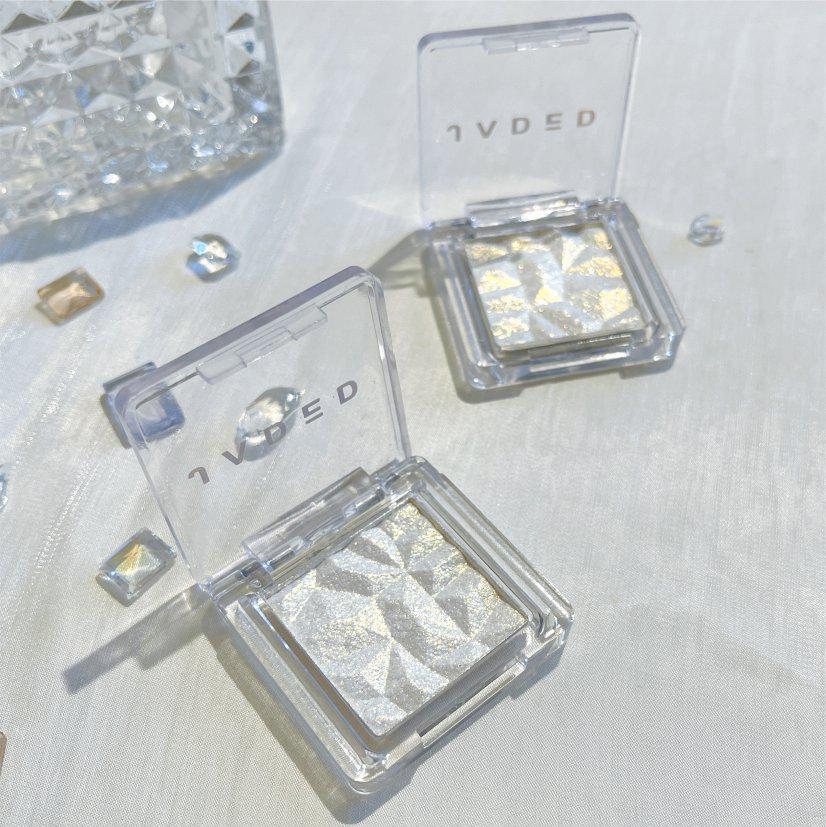 

JADED Impression Pearlescent Highlighter: Gigolo - Iridescent, Diamond-Shimmer Eyeshadow for Natural, Three-Dimensional Contouring. 2.5g