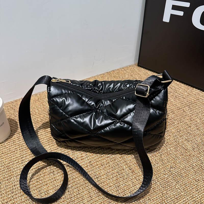 Soft Leather Fashion Shoulder Bag Women'S Spring Versatile Messenger Bag Pillow Bag Women'S Bag Tide