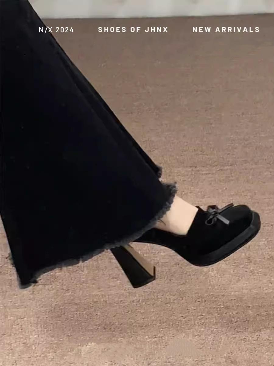 

Туфли на высоком каблуке в стиле ретро для женщин, весна и осень 2025 г., новые женские туфли с небольшим бантом и легким носом, одинарные туфли на толстом каблуке 40 чёрный