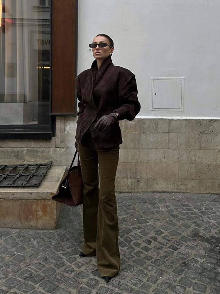 Damska kurtka z zamszu z klapami i paskiem w talii, styl retro, kolekcja Jesień/Zima 2025