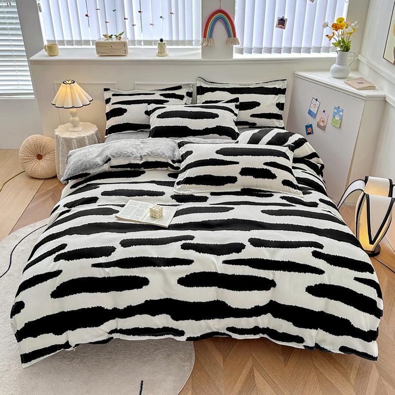 Cartoon Black Cat Duvet Cover SetKitten Bedding Set 4Pcs Quilt Cover 1 Flat Sheet And 2 Pillow ShamsPolyester Comforter Cover