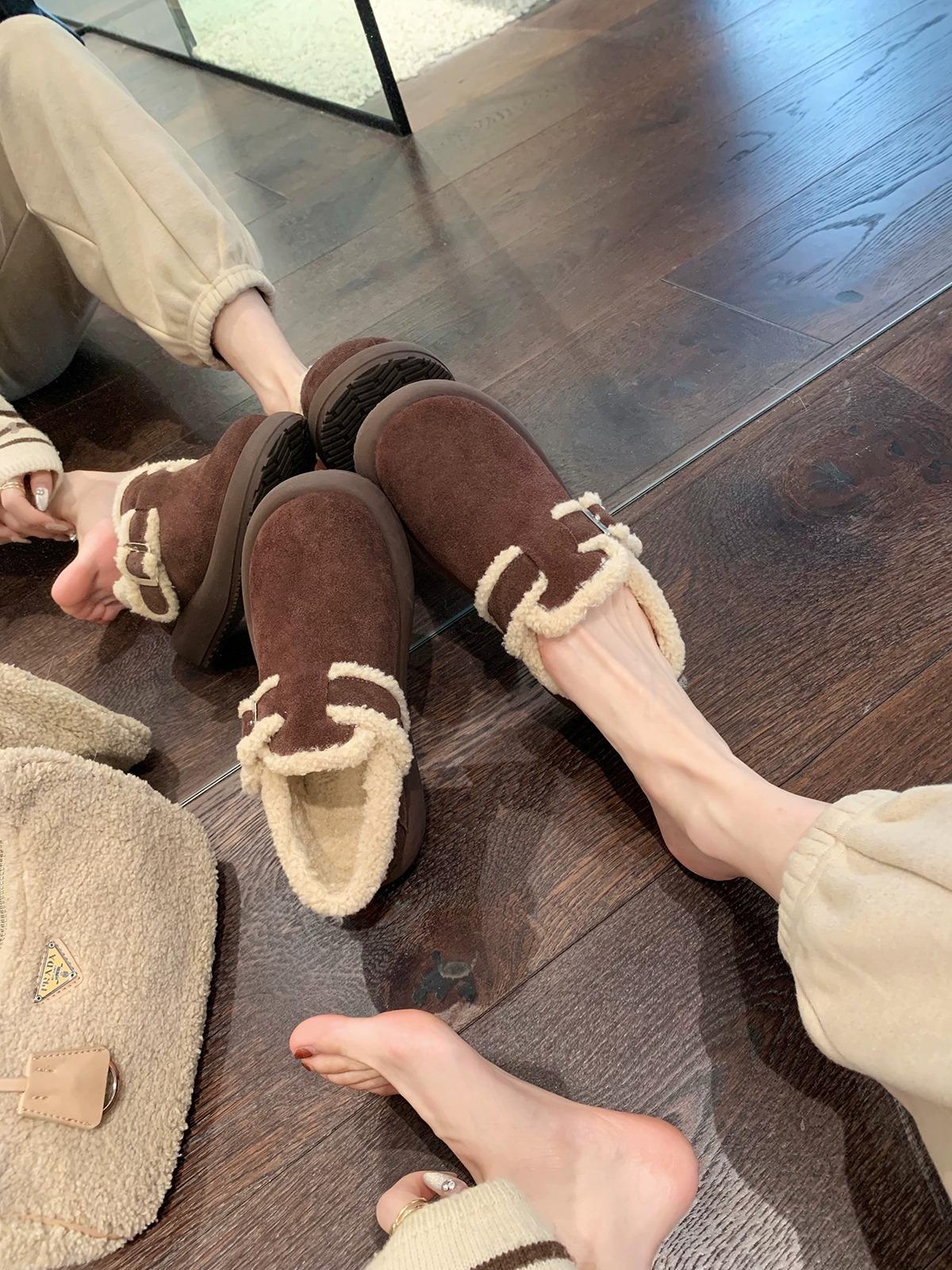 

Zhike 2025 зима новые теплые и бархатные хлопковые туфли на платформе ремень с пряжкой Boken женские зимние сапоги Doudou хлопковые туфли женский тренд 40 темно-коричневого