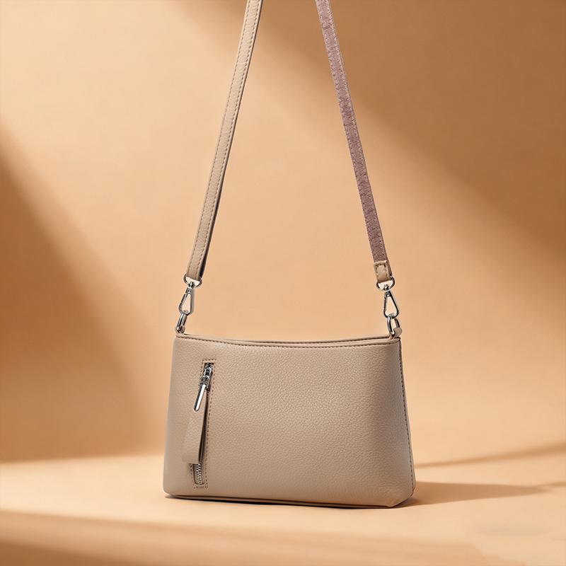 A Sleek and Fashionable Women's Messenger Bag, A Stylish Cross-body Bag, Featuring Multiple Compartments, Ideal for Daily Use, Shopping, and Commuting